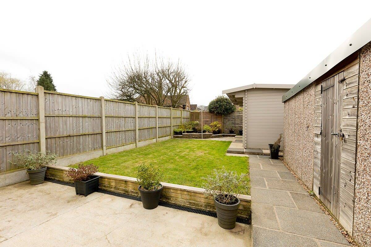 Two bed in Harrogate with spacious enclosed garden in Yorkshire du Nord