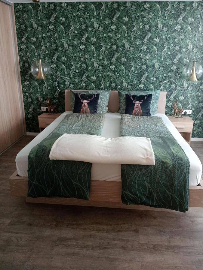 Vakantiewoning voor 4 personen, with tuin and sauna as well as uitzicht and zwembad in Schliersee