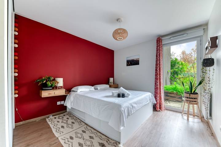 Gîte pour 4 personnes, avec terrasse et jardin, adapté aux familles à Villeurbanne - 4