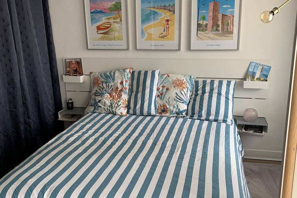Entire apartment, 40 M² apartment with private parking (quiet, secure residence) in Nanterre, Hauts-de-Seine