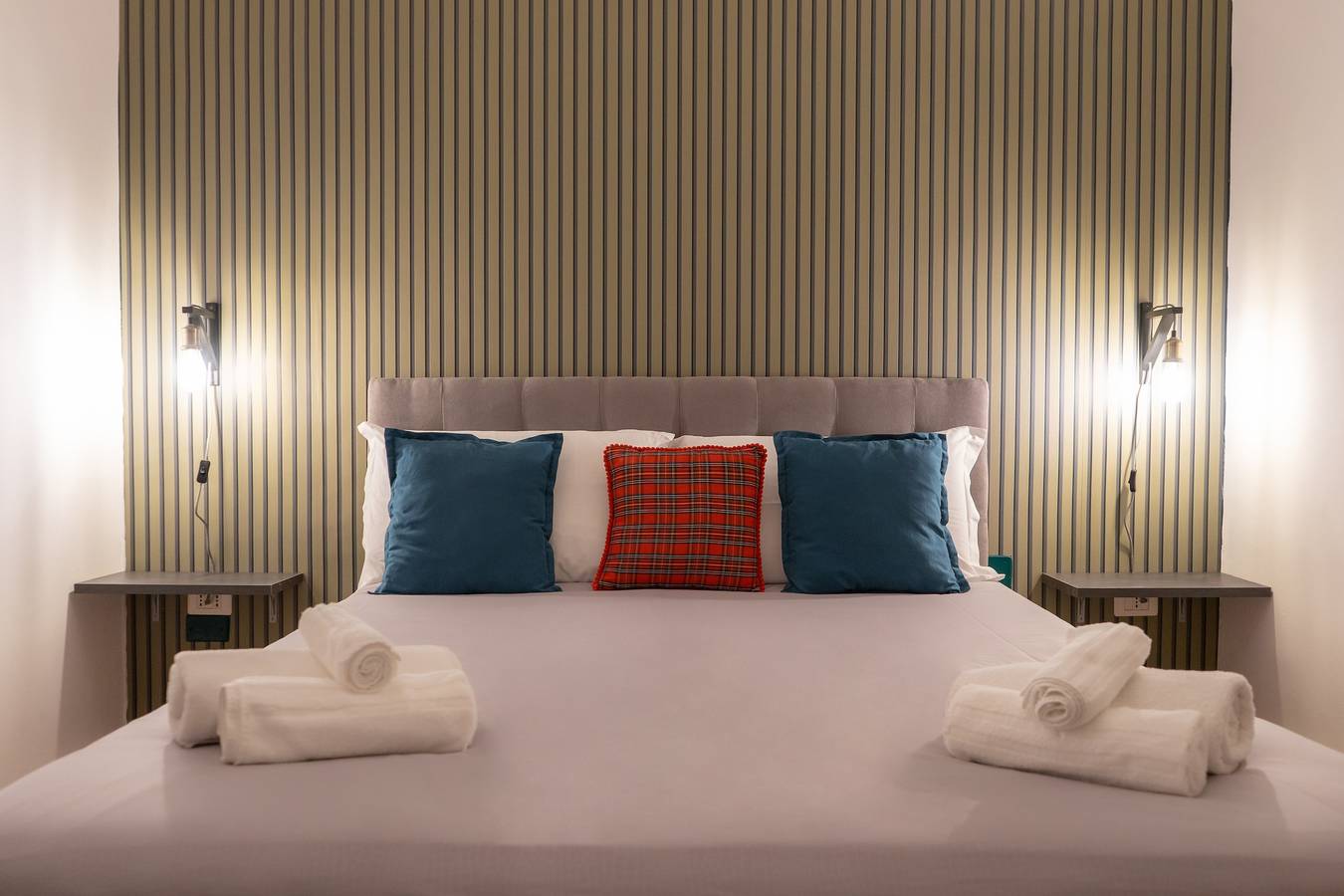 Room 'Bacone' with Balcony, Wi-Fi and Air Conditioning in Salerno, Tyrrhenian Coast Campania