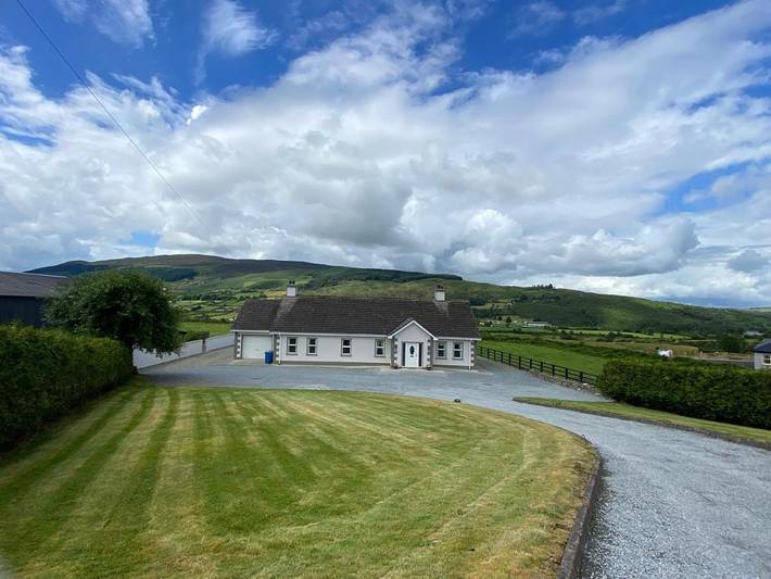 Holiday rental for 7 people, with Terrace and Garden as well as View in Newry