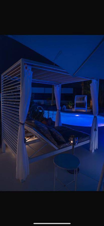 Villa per 4 persone, con giardino e piscina nonché terrazza - 1