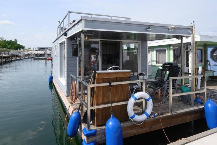 Boot für 4 Personen, mit Terrasse und Ausblick in Sachsen-Anhalt - 4