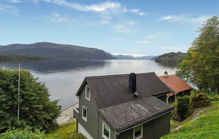 Ferienhaus für 6 Personen mit Terrasse in Kvam herad