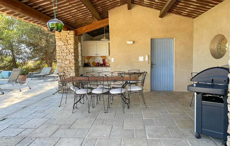 Apt avec vue sur la montagne, piscine, parking et DVD près de Cabrières-d'Avignon in Cabrières-d'Avignon, Parc naturel régional du Luberon