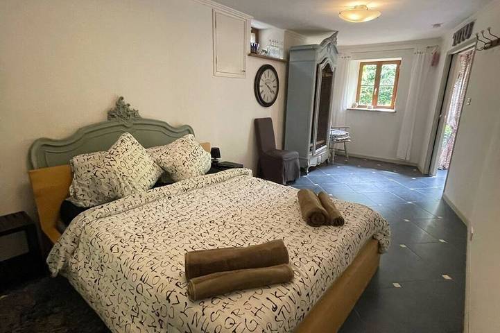 Casa rural de lujo en un entorno tranquilo con piscina privada climatizada de agua salada in Louvigné-du-Désert, Fougères-Vitré