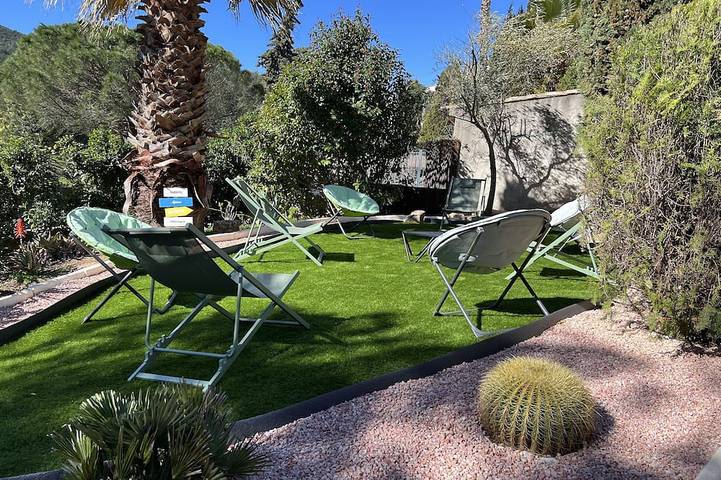 Villa pour 6 personnes, avec piscine ainsi que jardin et terrasse, animaux acceptés à Roquebrune-sur-Argens