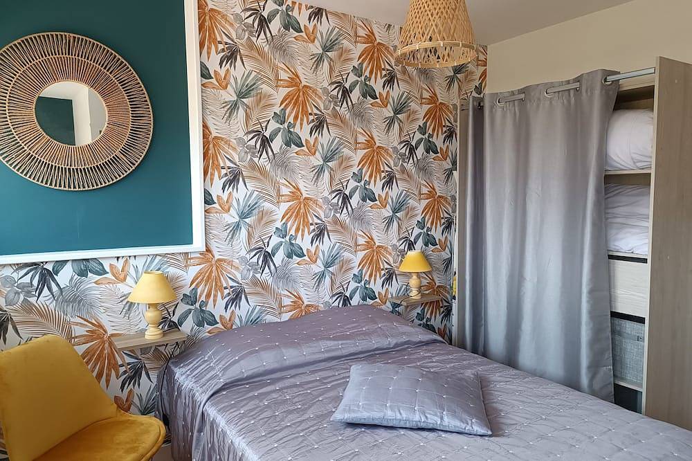 Appartement entier, 🌊 Appt  bord de mer  6 pers  À 20 m plage  🛏️ 3 Ch – 🛁 2 Sdb terrasse au Rdc in Saint-Marcouf, Région de Cherbourg