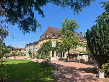 Hôtel pour 2 personnes, avec vue ainsi que jardin et piscine à Crêches-sur-Saône