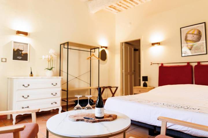 Location de vacances pour 2 personnes, avec jardin ainsi que vue et piscine à Armissan - 4