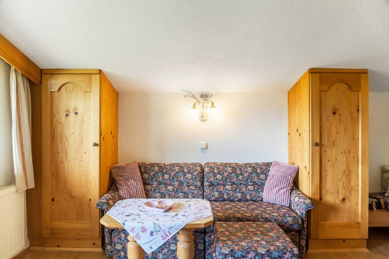 Ganze Wohnung, Ferienwohnung "Enzian 2" mit Bergblick, Balkon und Wlan in Leutasch, Innsbruck Land