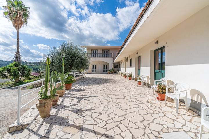 Gîte pour 5 personnes, avec Jardin à Noto - 4