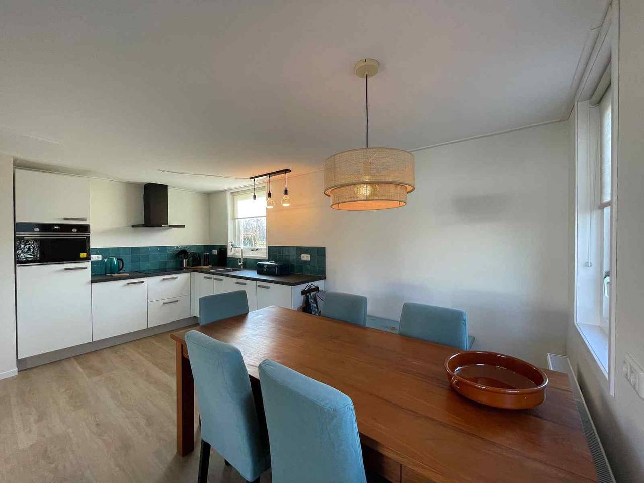 Schönes 6 Personen Ferienhaus auf einem Ferienpark mit Schwimmteich. in Sint Nicolaasga, Friesland