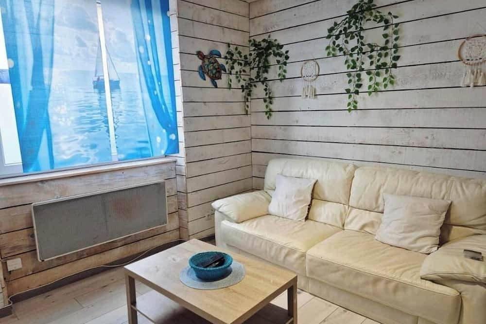 Apartamento entero, Marin Apartment: Sleeps 2, first floor, Wi-Fi in Saint-Gaudens, Alto Garona