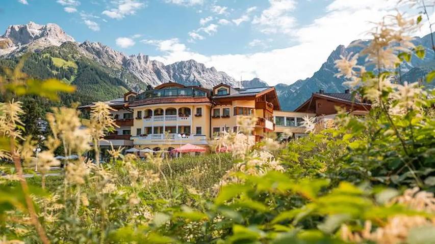 Ferienwohnung für 2 Personen, mit Pool und Sauna sowie Terrasse und Garten in Hinterthal