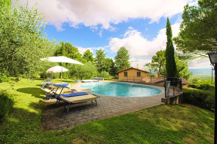 Location de vacances pour 13 personnes, avec jardin et piscine à Arezzo - 3