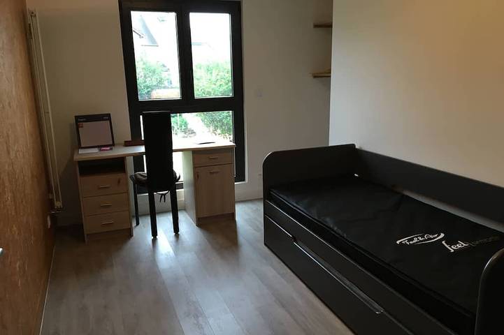 Ferienhaus für 6 Personen, mit Terrasse und Pool sowie Garten in Versailles - 4