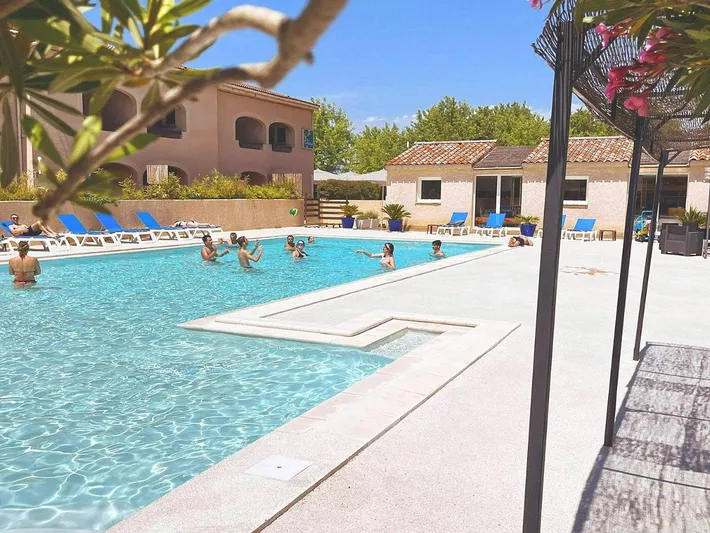 Ferienpark für 4 Personen, mit Ausblick und Garten sowie Pool - 1