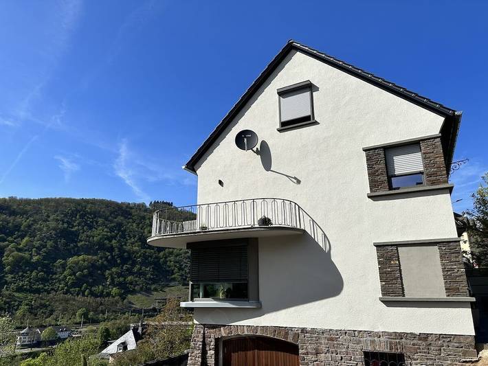 Apartamento moderno con balcón e Internet cerca del centro de Sehl in Cond, Cochem