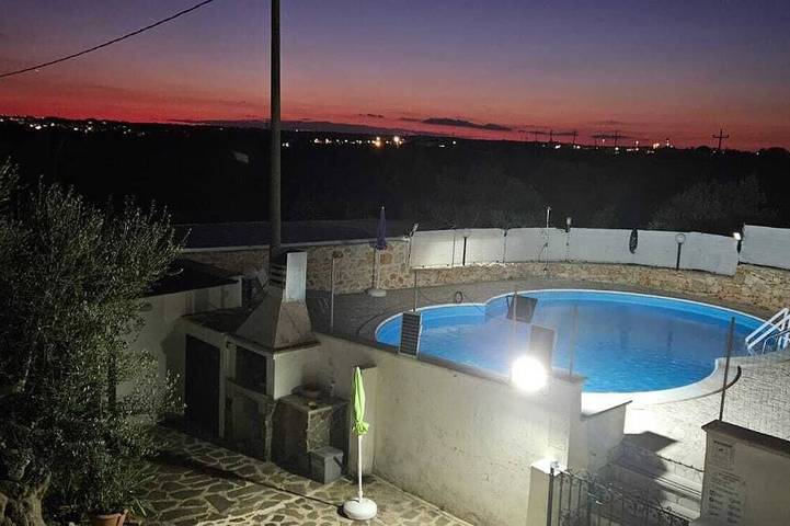 Appartamento per 4 persone, con piscina e giardino in Tiggiano