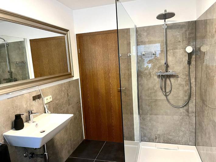 Ferienwohnung für 5 Personen, mit Balkon und Terrasse sowie Garten und Ausblick in Amorbach - 3