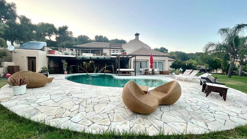 Chalet para 11 personas, con Balcón y Jacuzzi además de Terraza y Jardín en La Janda