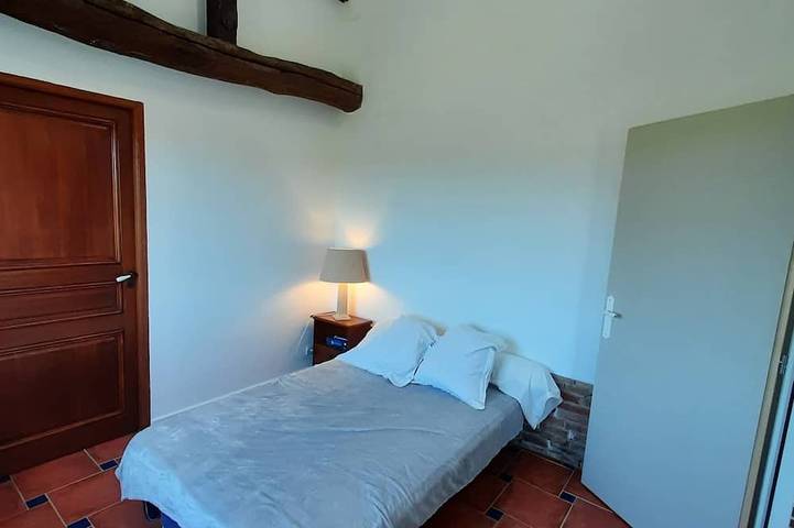 Location de vacances pour 6 personnes, avec Terrasse et Jardin à Le Burgaud - 3
