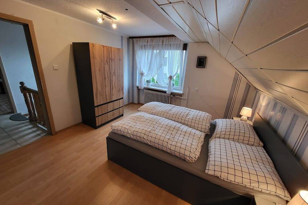 Ferienhaus am Waldrand in der Nähe eines Badesees in Dylocken, Oppeln und Umgebung