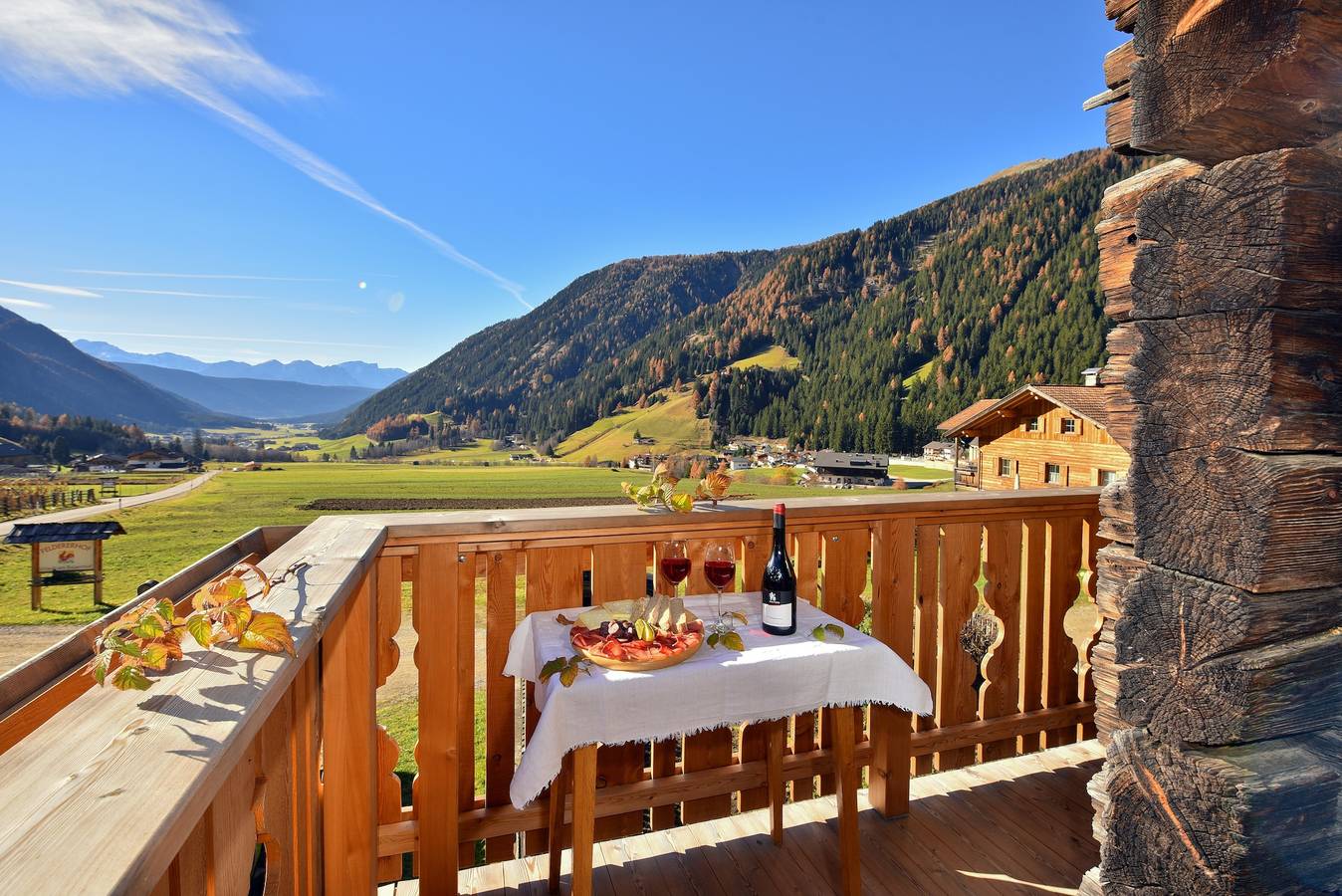 Appartamento intero, Appartamento 'Feldererhof Apt Hochstein' con vista sulle montagne, giardino in comune e Wi-Fi in Monti del Villgraten, Valle di Casies