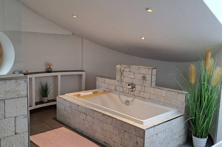 Ferienwohnung für 6 Personen, mit Balkon und Garten in Halblech