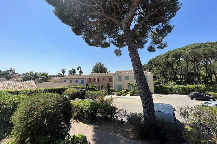 Villa pour 6 personnes, avec piscine ainsi que balcon et jardin à Sainte-Maxime
