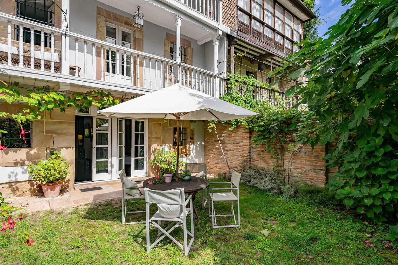 Casa Las Indianas 'Apartamento 1' con vistas a la montaña, jardín privado y Wi-Fi in Renedo de Cabuérniga, Cabuérniga