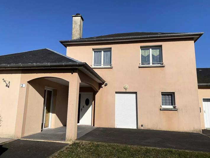 Gîte pour 9 personnes, avec jardin à Douzy