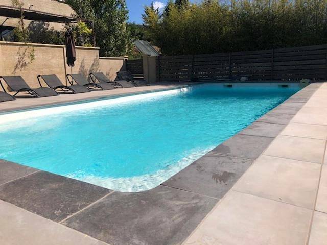 Location de vacances pour 2 personnes, avec jardin et piscine à Saint-Siffret - 3