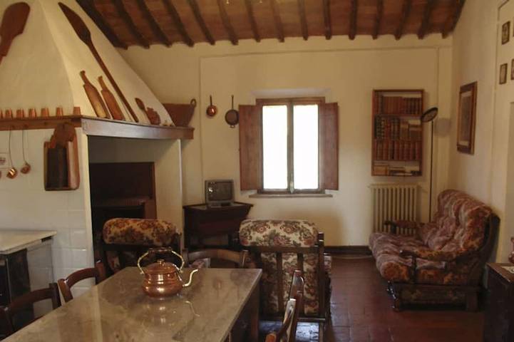 Casalunga, bel casale con piscina e giardino in Buonconvento, Siena e dintorni