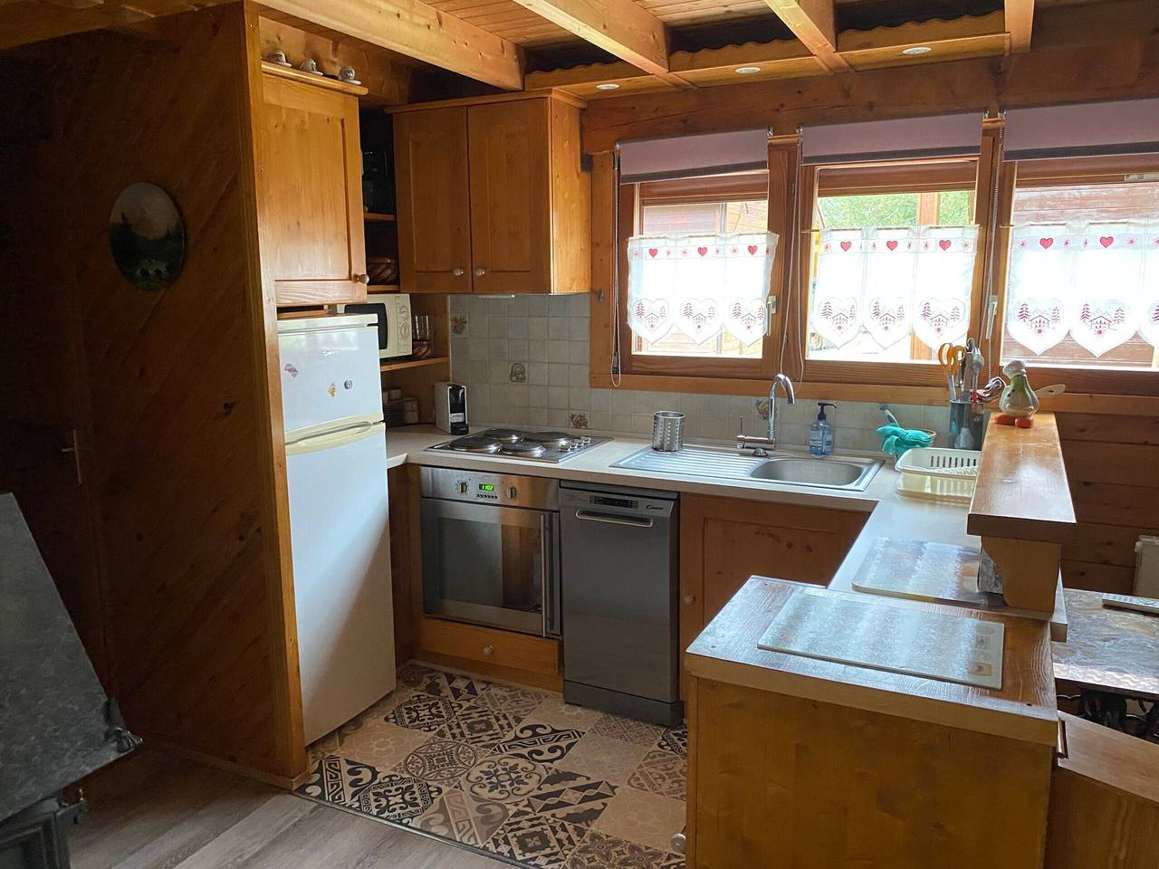 Chalet '6p Confort - Le Chevreuil' con vistas a la montaña, terraza privada y Wi-Fi in Verchaix, Region Bonneville