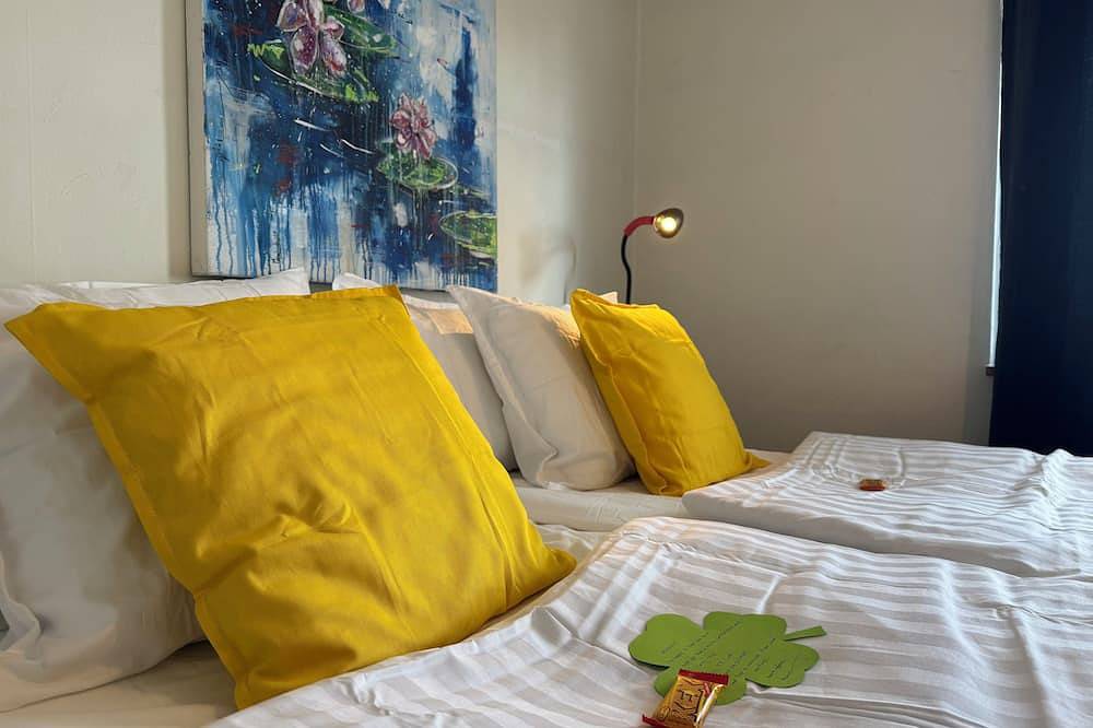 Zenour Villa - Bright & Cozy with Terrace in Åmål, Åmål (Gemeinde)