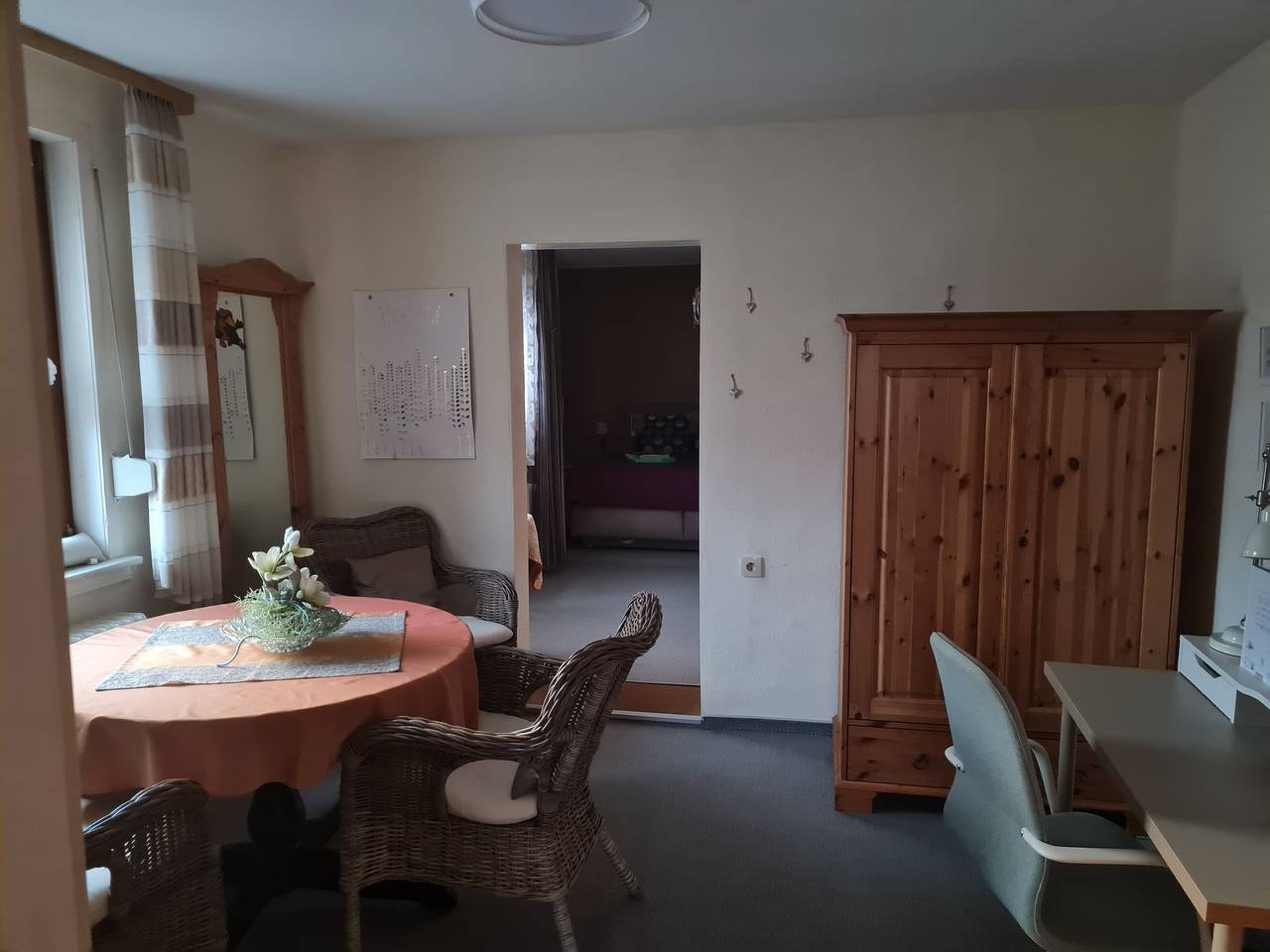 Ganze Ferienwohnung, Ruhige Ferienwohnung mit Balkon und Terrasse nahe Kassel in Helsa, Hessisches Bergland