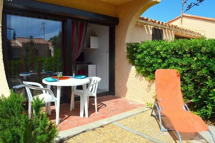 Location de vacances pour 2 personnes, avec piscine dans Leucate naturiste