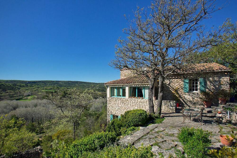 Haus im Herzen des Buschlandes in der Nähe von Walls und anderen hochgelegenen Dörfern des Luberon in Murs, Regionaler Naturpark Luberon