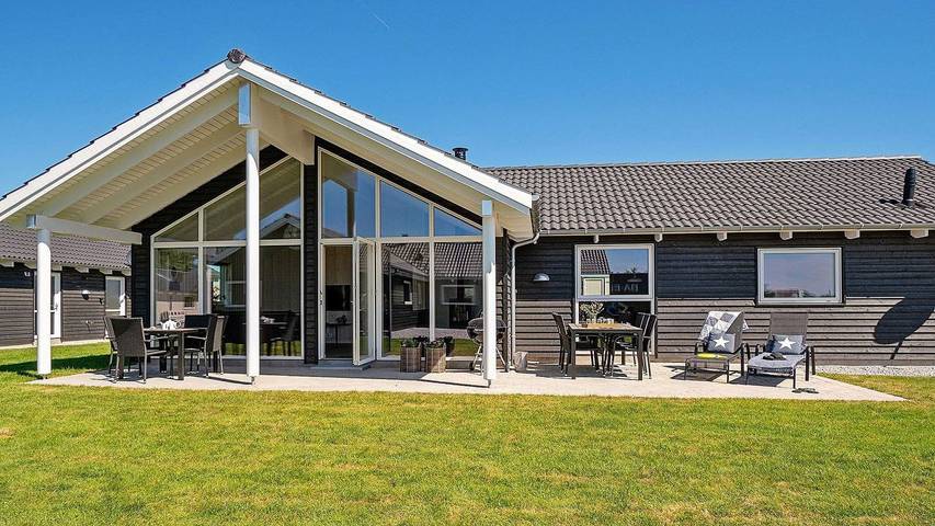 Ferienhaus für 13 Personen, mit Sauna und Terrasse sowie Whirlpool in Kappeln