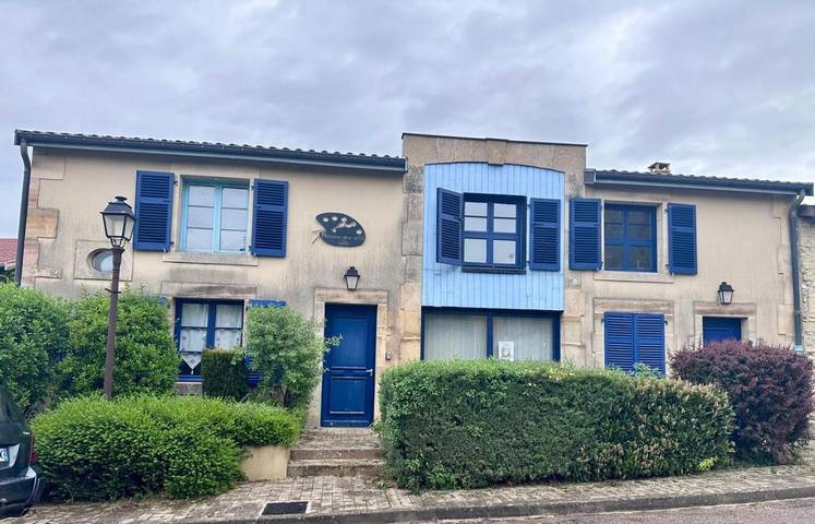 Location de vacances pour 10 personnes dans Bazincourt-sur-Saulx