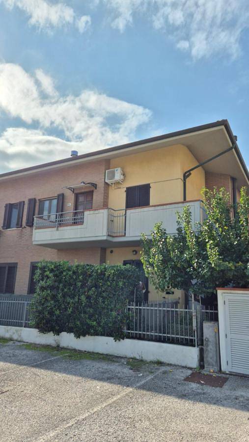 B&b per 2 persone, con balcone e giardino in Montemarciano