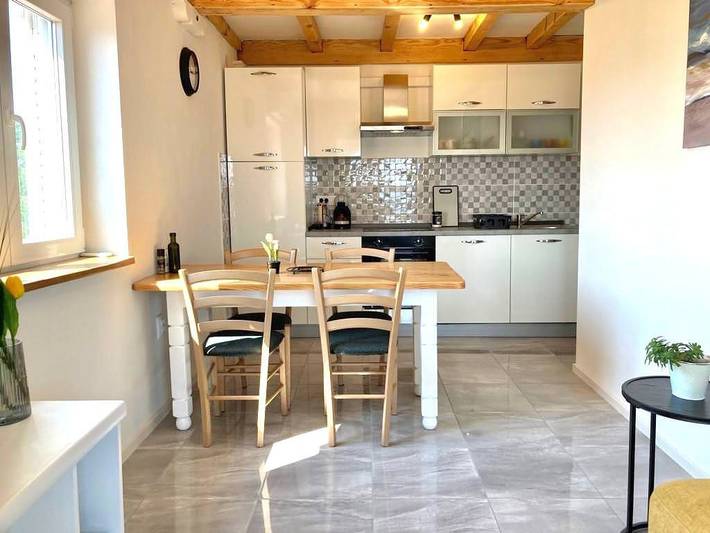 Ganze Wohnung, 2-Zimmer-Ferienwohnung mit Terrasse und Meerblick Tkon, Pasman A-23194-a in Tkon, Pasman
