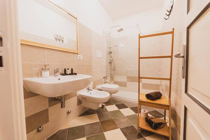 Location de vacances pour 2 personnes, avec terrasse et piscine ainsi que jardin et bassin pour enfant à Tricase - 3