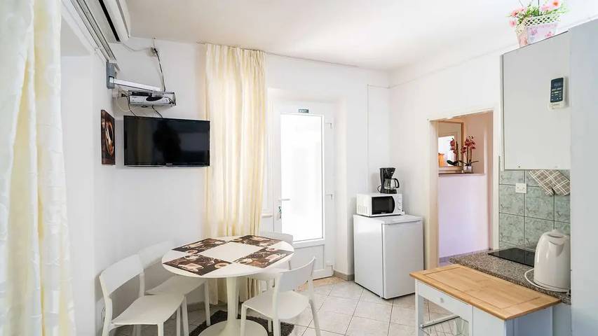 Gîte pour 5 personnes, avec balcon à Lumbarda - 3