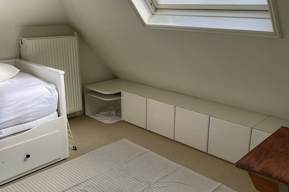Ganze Wohnung, Sunny, Charming 2 Bedroom Apartment Walking Distance to the Canals of Amsterdam in Amsterdam Oud-Zuid, Holländische Küste