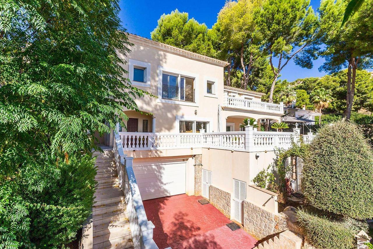 Three-Bedroom Villa in Peguera, Calvià