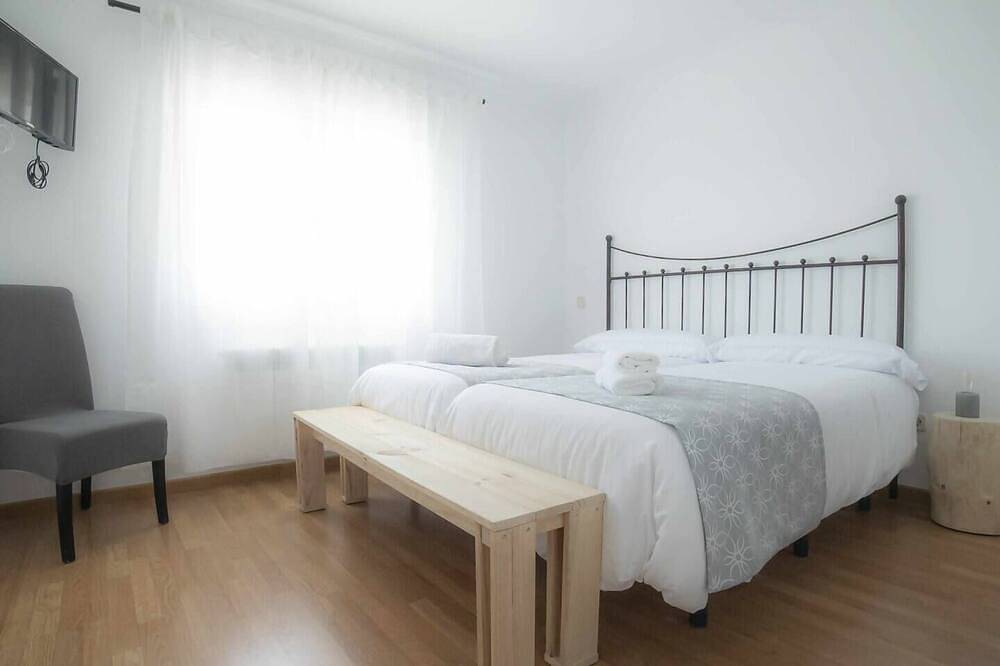 Entire apartment, Moon. Beautiful apartment. Villa de Gredos in Navarredonda de Gredos, Ávila Region